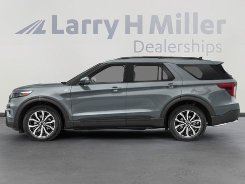 Used 2022 Ford Explorer ST-Line w/ Class IV Trailer Tow Package image 3
