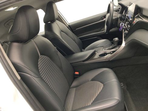 Used 2022 Toyota Camry SE image 21