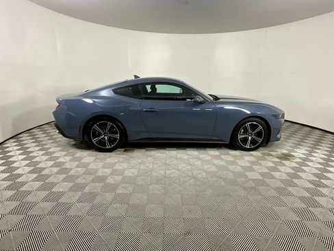 Used 2025 Ford Mustang Coupe image 5