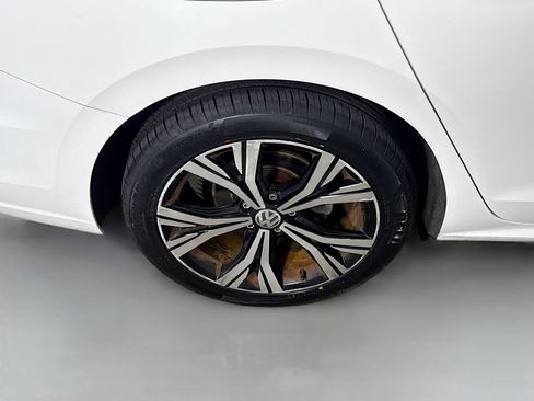 Used 2021 Volkswagen Passat 2.0T SE image 33