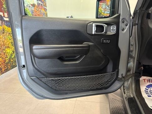 Used 2021 Jeep Gladiator Sport AWD/4WD image 22
