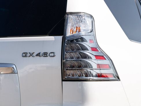 Used 2023 Lexus GX 460 Premium w/ Premium Package AWD/4WD image 14