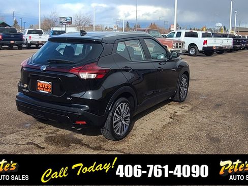 Used 2021 Nissan Kicks SV image 4