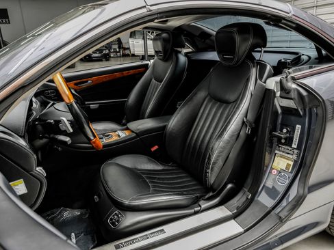 Used 2012 Mercedes-Benz SL 550 image 30