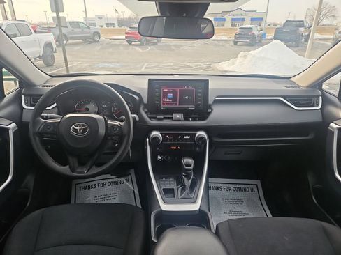 Used 2021 Toyota RAV4 LE image 6