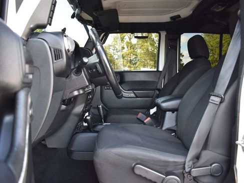 Used 2016 Jeep Wrangler Unlimited Sport w/ Quick Order Package 24S AWD/4WD image 12