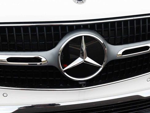 Used 2026 Mercedes-Benz GLC 300 4MATIC image 9