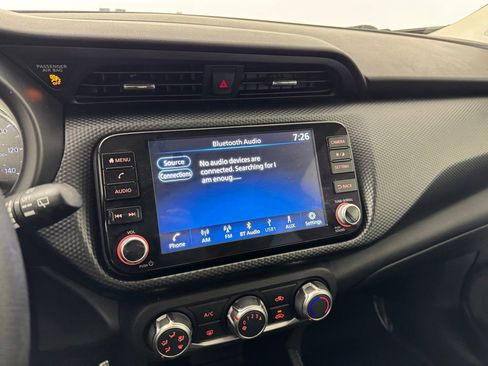 Used 2023 Nissan Kicks SV w/ Interior Electronics Package FWD image 17