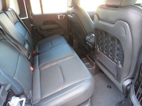 New 2023 Jeep Wrangler Rubicon w/ Steel Bumper Group image 32