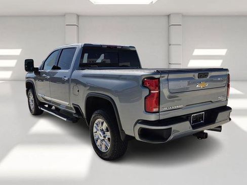 Used 2025 Chevrolet Silverado 2500 High Country w/ Technology Package image 3