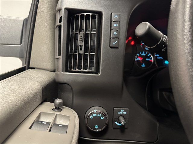 Used 2025 Chevrolet Express 2500 w/ Driver Convenience Package RWD image 27
