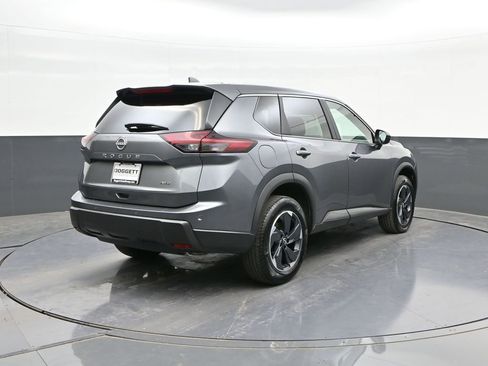 Used 2025 Nissan Rogue SV AWD/4WD image 11