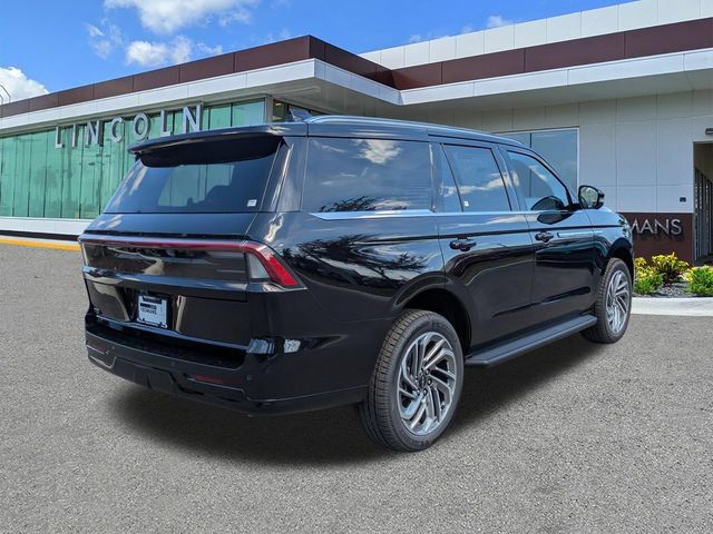 New 2027 Lincoln Navigator Premiere RWD image 4