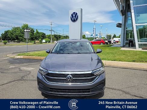 Certified 2024 Volkswagen Jetta SE FWD image 2