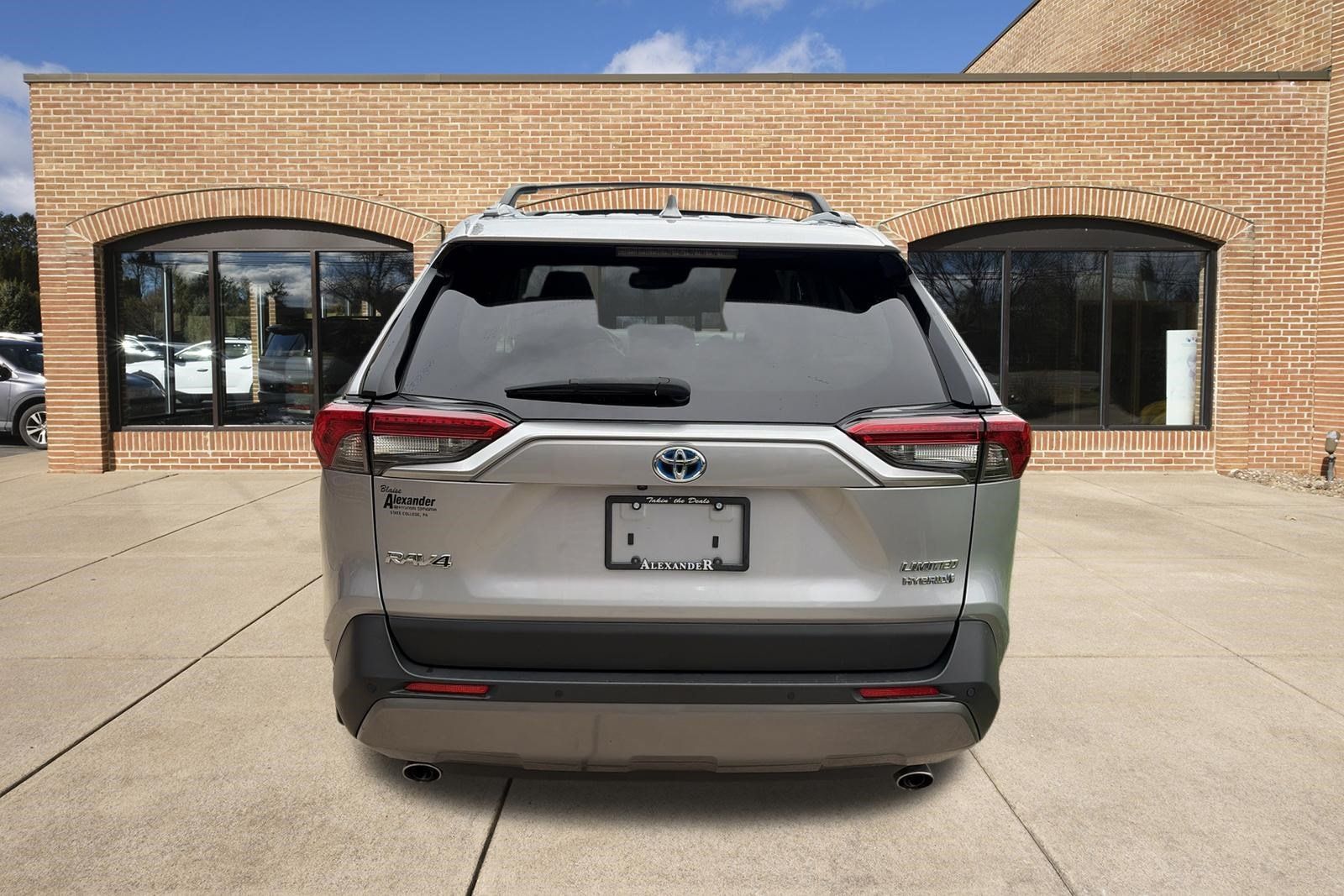 Used 2019 Toyota RAV4 Limited w/ Carpet Mat Package AWD/4WD image 4