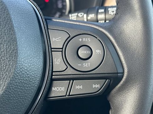 Used 2022 Toyota RAV4 XLE Premium FWD image 24