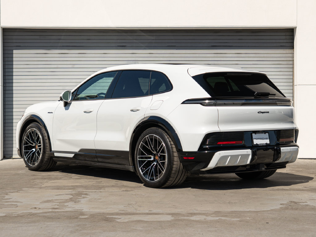Certified 2026 Porsche Cayenne Electric AWD/4WD image 3