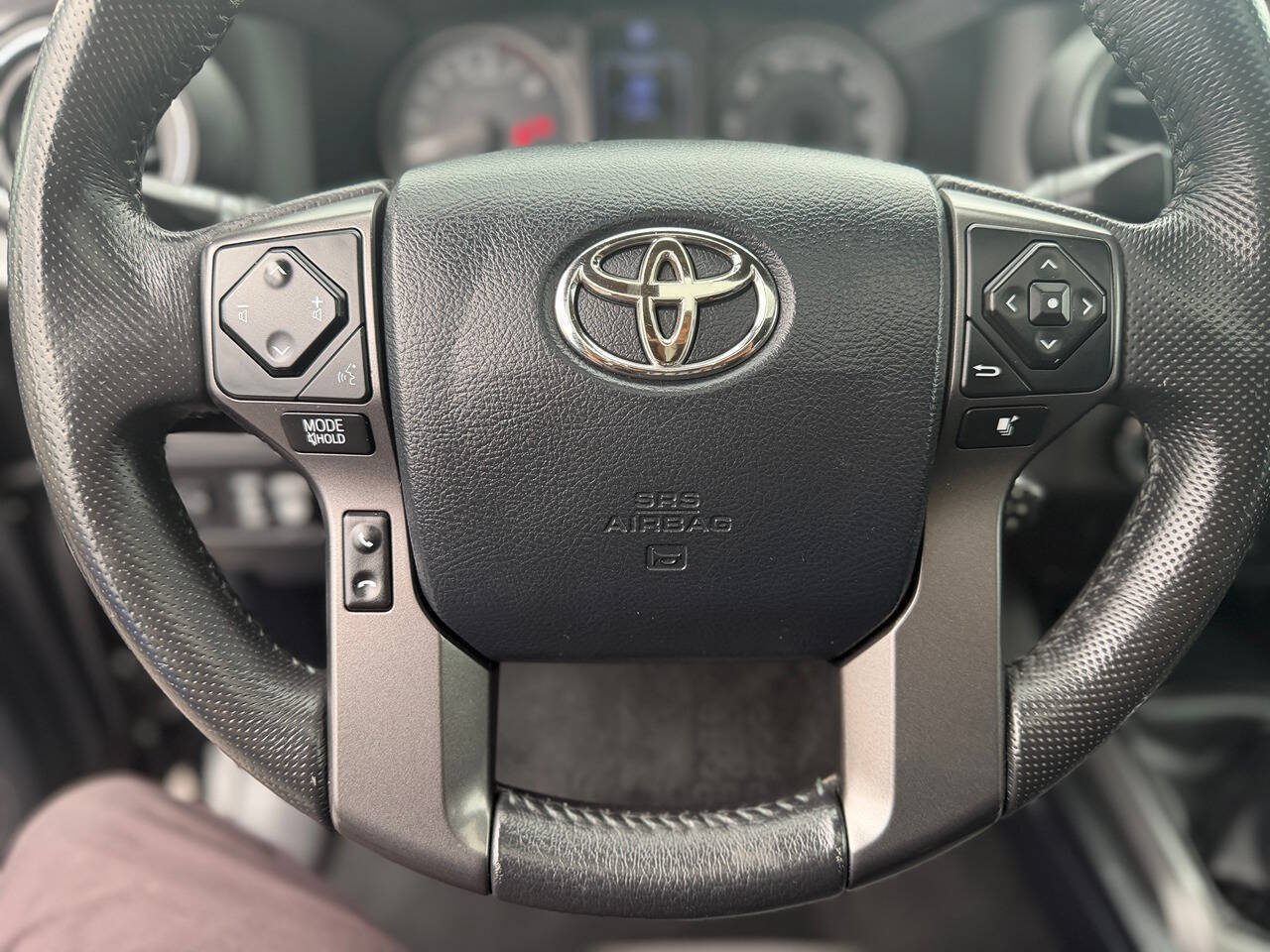 Used 2017 Toyota Tacoma TRD Sport w/ Premium & Technology Package AWD/4WD image 46