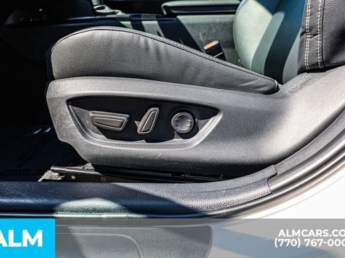 Used 2025 Toyota Camry SE image 23