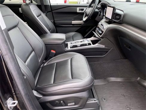 Used 2023 Ford Explorer XLT w/ Equipment Group 202A image 26