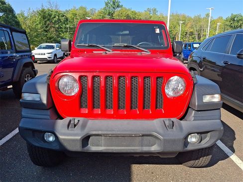 Used 2019 Jeep Wrangler Unlimited Sport S image 2