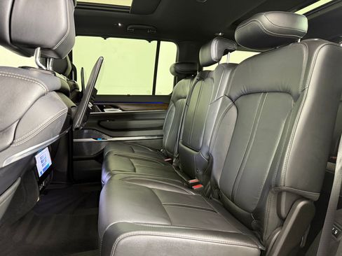 Used 2022 Jeep Grand Wagoneer Series I w/ Rear Seat Video Group 1 AWD/4WD image 13
