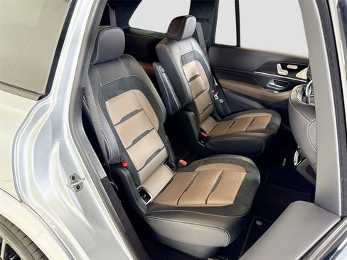 Used 2023 Mercedes-Benz GLS 63 AMG 4MATIC image 31