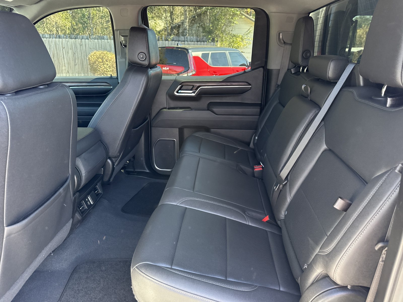 Used 2023 GMC Sierra 1500 SLT w/ X31 Off-Road Package AWD/4WD image 10