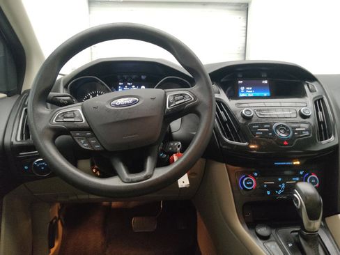 Used 2018 Ford Focus SE FWD image 22