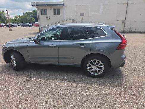 Used 2020 Volvo XC60 T5 Momentum w/ Protection Package AWD/4WD image 4