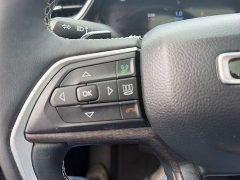 Certified 2023 Jeep Grand Cherokee Limited AWD/4WD image 19