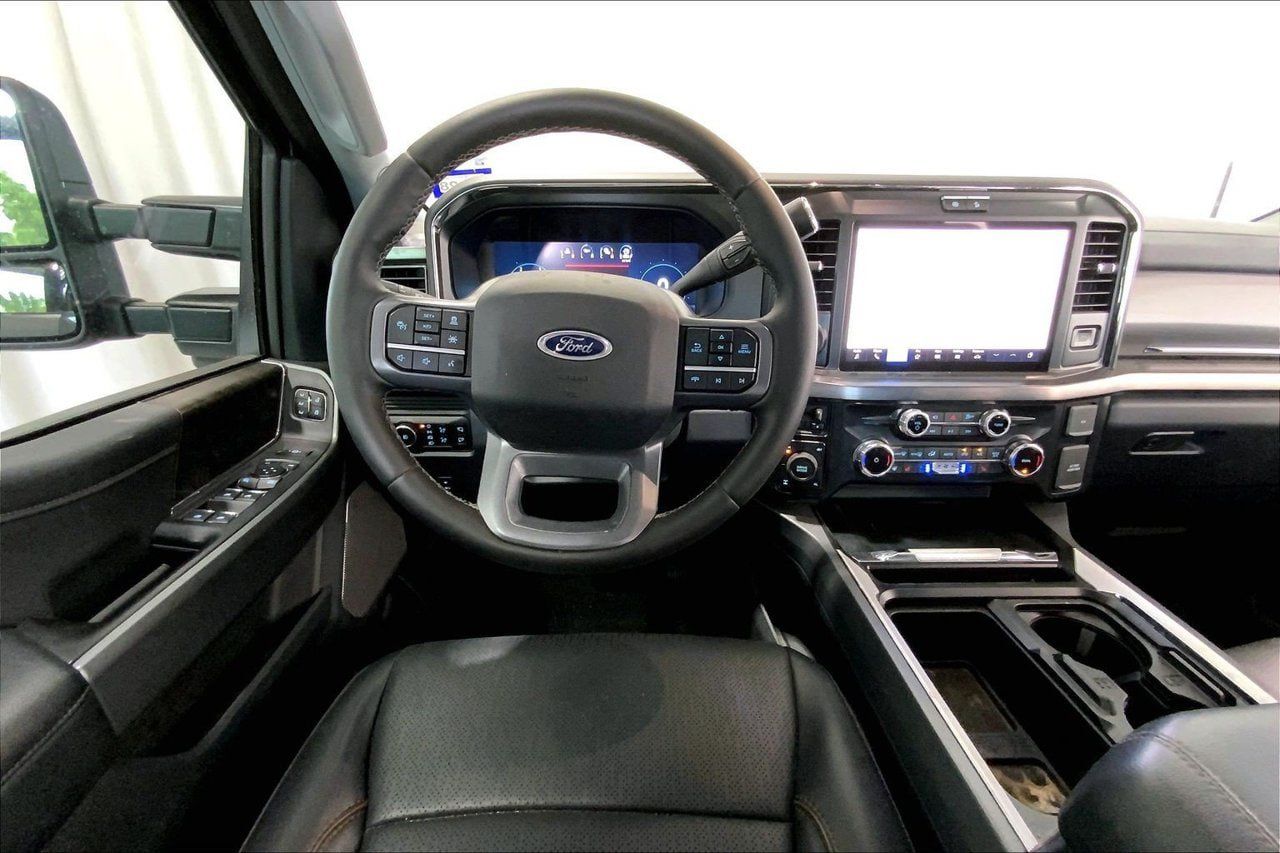 Used 2025 Ford F350 Lariat w/ Lariat Ultimate Package AWD/4WD image 14