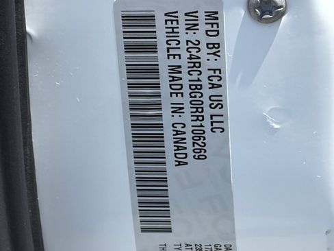 Used 2024 Chrysler Pacifica Touring-L FWD image 33