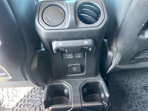 Used 2024 Jeep Gladiator Mojave w/ Convenience Group AWD/4WD image 28