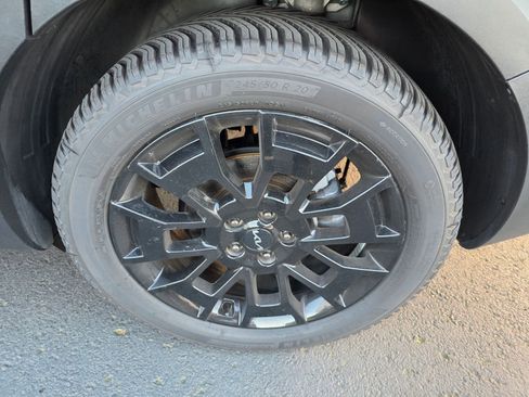 Used 2022 Kia Telluride EX w/ EX Premium Package image 9