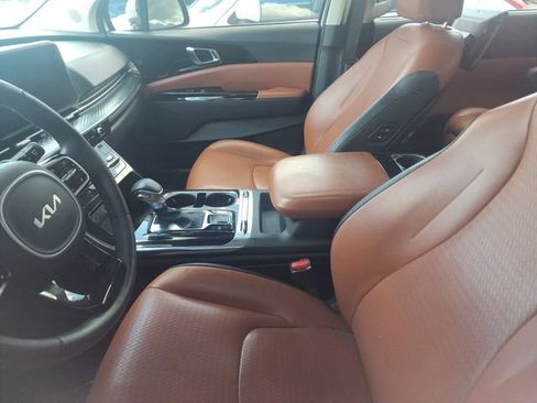 Used 2022 Kia Carnival SX Prestige FWD image 4
