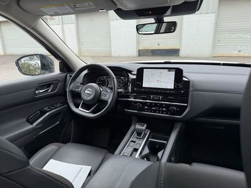 Used 2024 Nissan Pathfinder SL w/ Cargo Package image 7