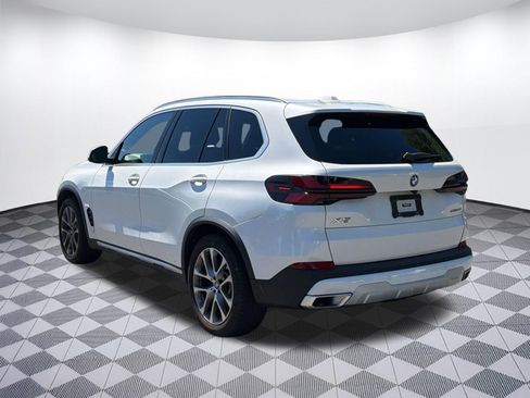 Certified 2024 BMW X5 xDrive40i w/ Premium Package AWD/4WD image 3