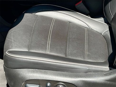 Used 2022 GMC Acadia Denali w/ Black Diamond Edition image 20