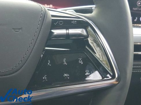 Certified 2026 Cadillac Escalade V w/ LPO, ONYX Package AWD/4WD image 27