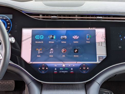 Certified 2023 Mercedes-Benz EQS 580 4MATIC Sedan image 31