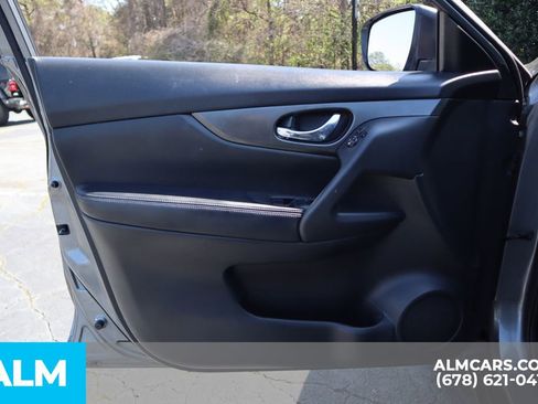 Used 2016 Nissan Rogue S w/ Appearance Package image 15