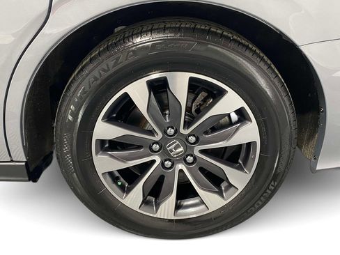 Used 2024 Honda Odyssey EX-L image 7