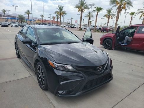 Certified 2021 Toyota Camry SE FWD image 2