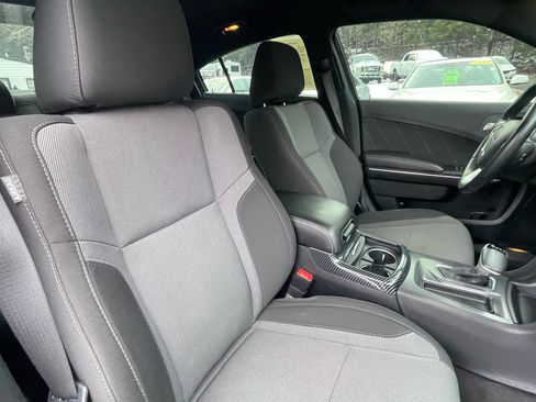 Used 2016 Dodge Charger SXT image 29