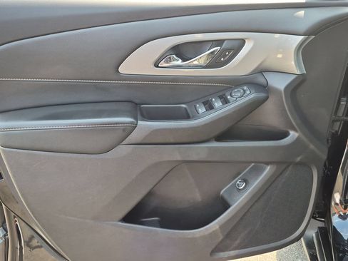 Certified 2021 Chevrolet Traverse LT FWD image 20