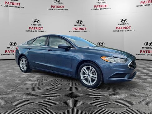 Used 2018 Ford Fusion SE FWD image 1