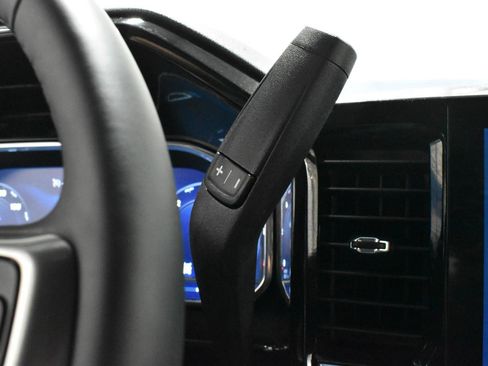 Used 2025 Chevrolet Silverado 1500 LT image 15