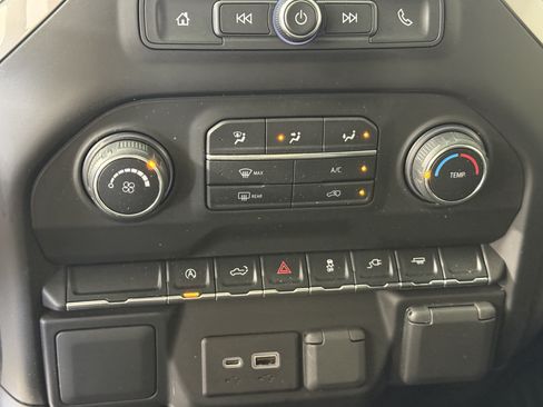 Used 2021 Chevrolet Silverado 1500 Custom RWD image 20
