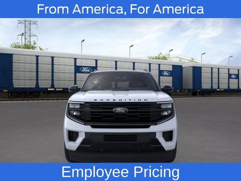 New 2026 Ford Expedition Platinum w/ Stealth Performance Package AWD/4WD image 2
